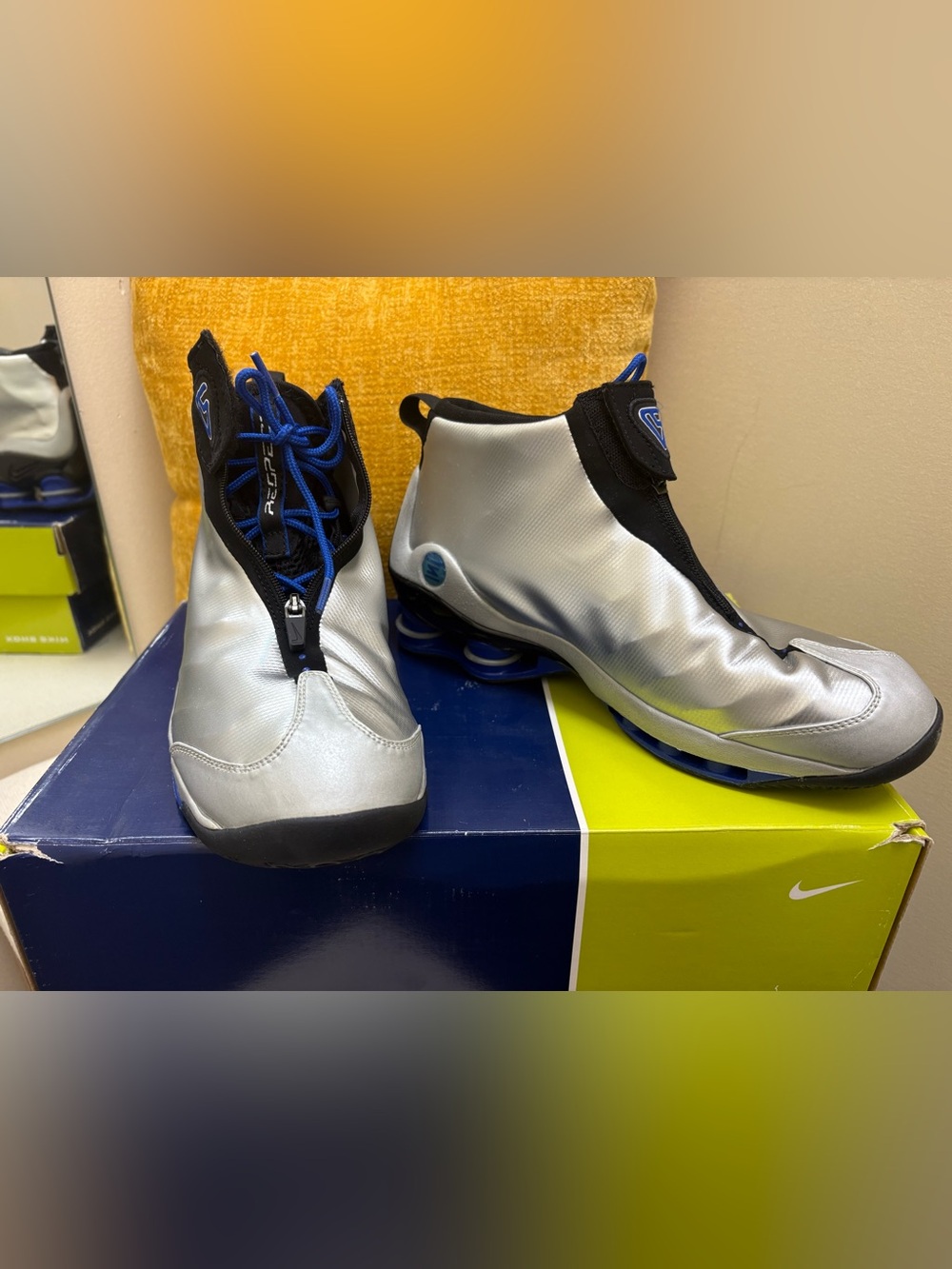 Men’s Nike Shox VC vintage 2001 New in Box, size 9 1/2 EXCELLENT CONDITION!